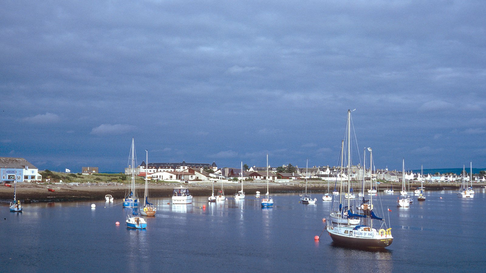 Sailing boats on Findhorn Bay on the Moray Coast — airport transfers from Findhorn